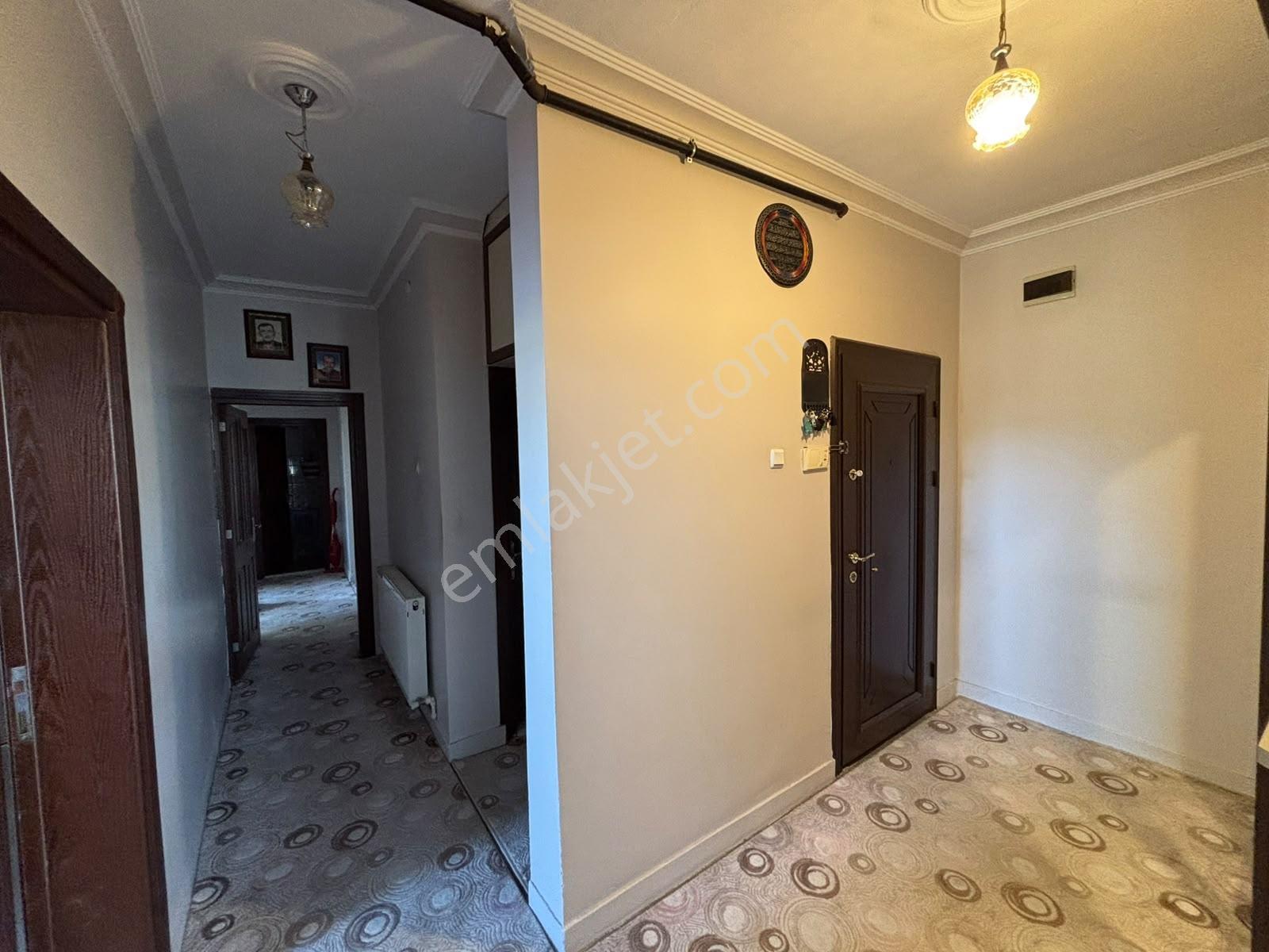 Barış Caddesi Ve Tramvay Yakını Satılık Bakımlı 3+1 Daire — fotoğraf 11