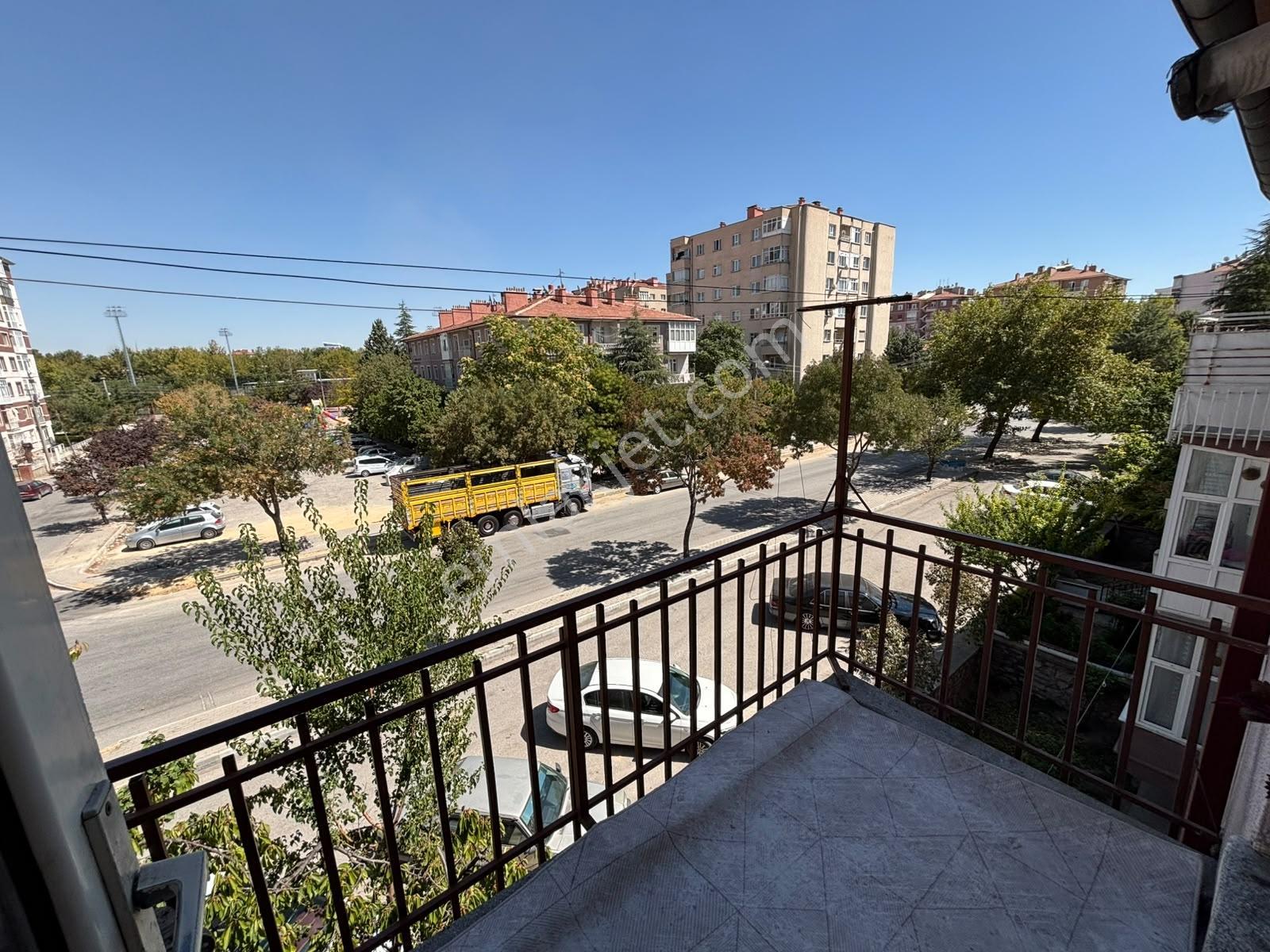 Barış Caddesi Ve Tramvay Yakını Satılık Bakımlı 3+1 Daire — fotoğraf 17