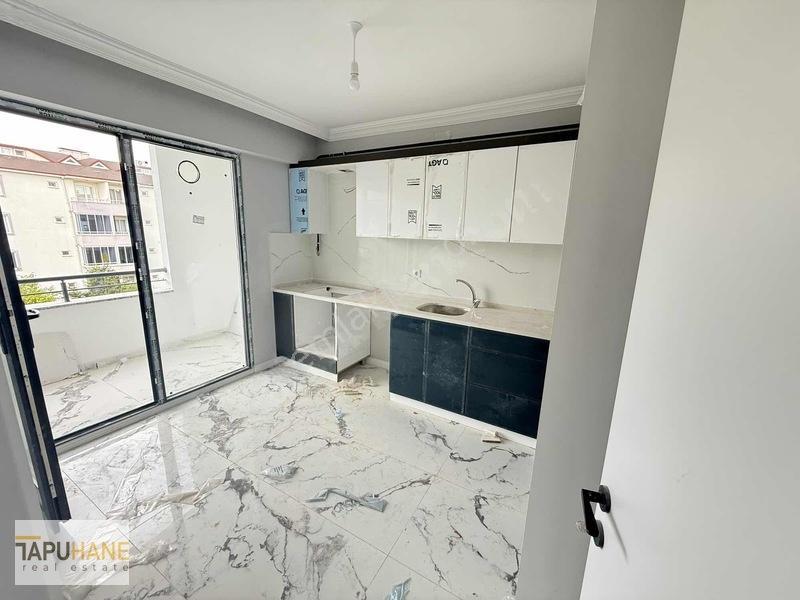 Tapuhane'den Cumhuriyet Okulu Yakını Ara Kat 2+1 Satılık Daire — fotoğraf 2