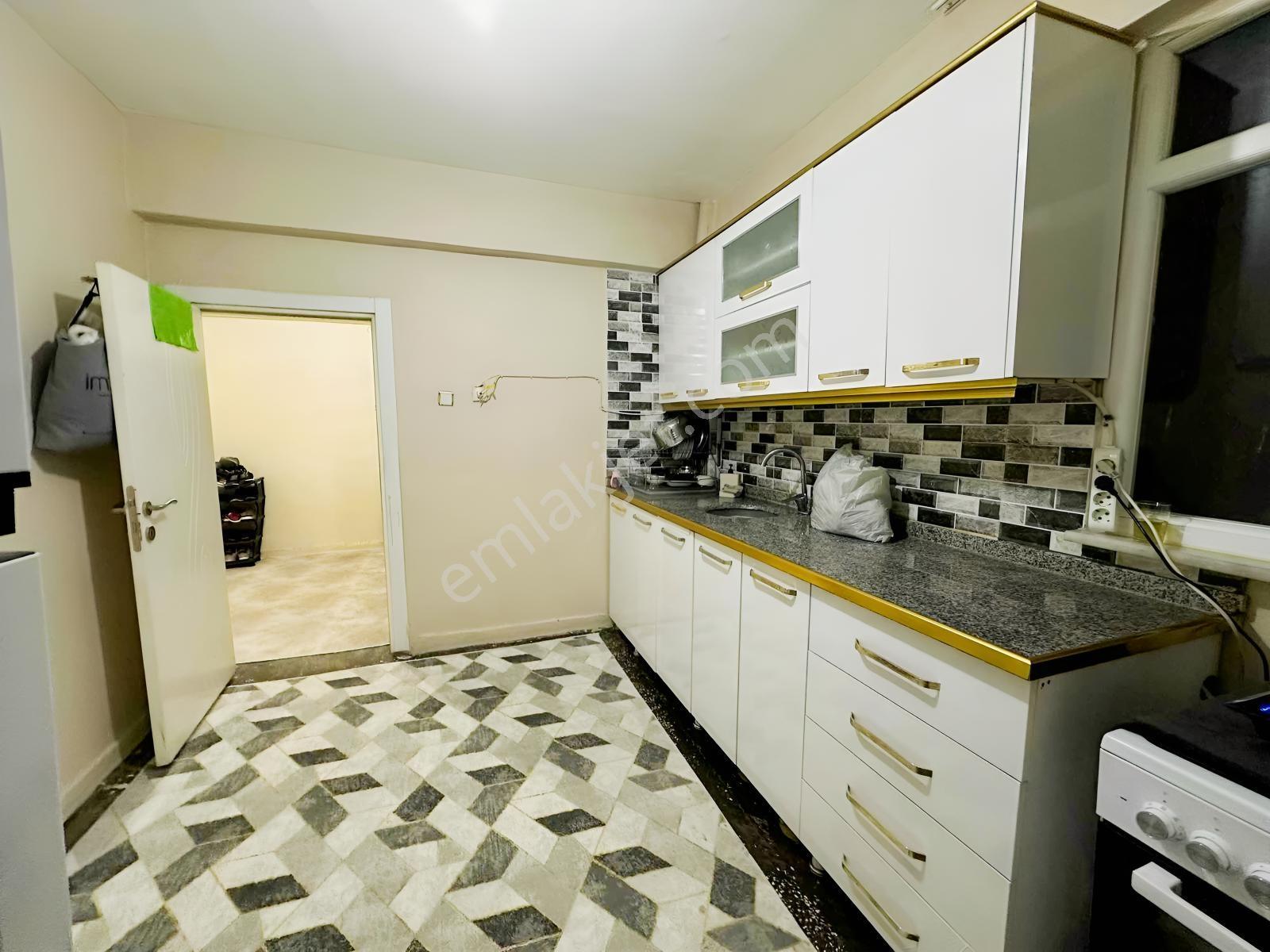 Kuruçeşme Civarında Satılık 2+1 Daire — fotoğraf 6
