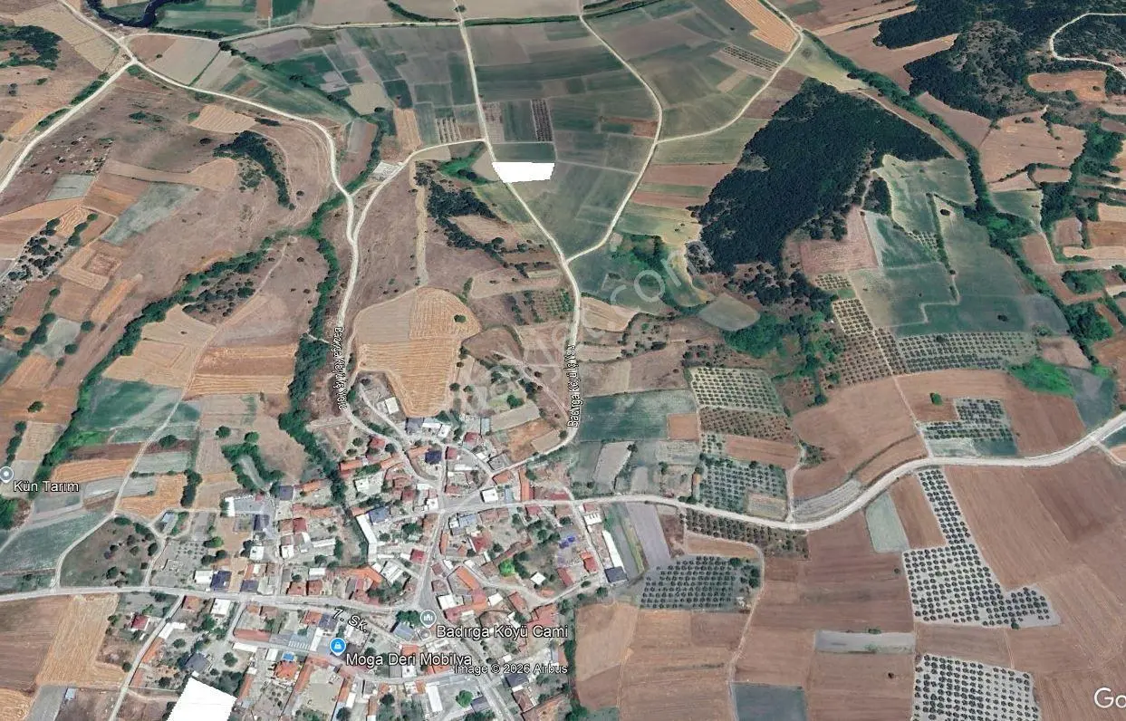 The Poınt'Ten Badırga'Da 2800 M2 Satılık Tarla