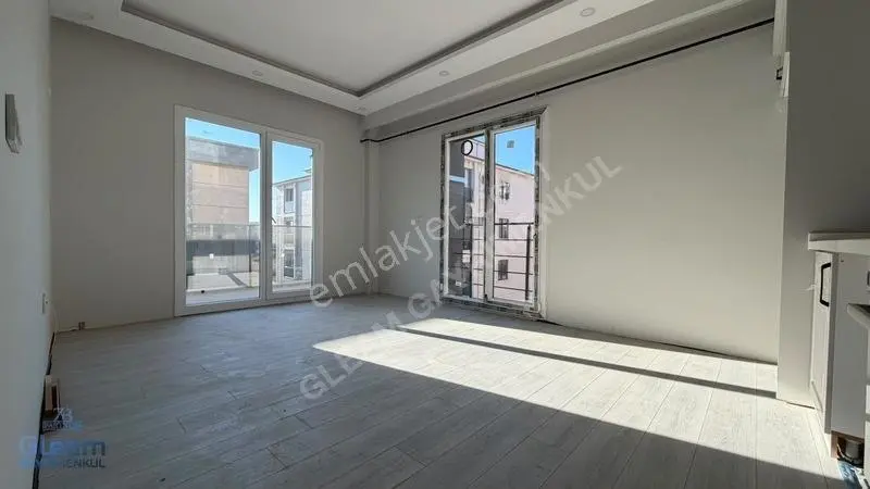 Tekirdağ Atatürk Mh Havuzlu Site İçinde Satılık Lüx 2+1 Daire — fotoğraf 3