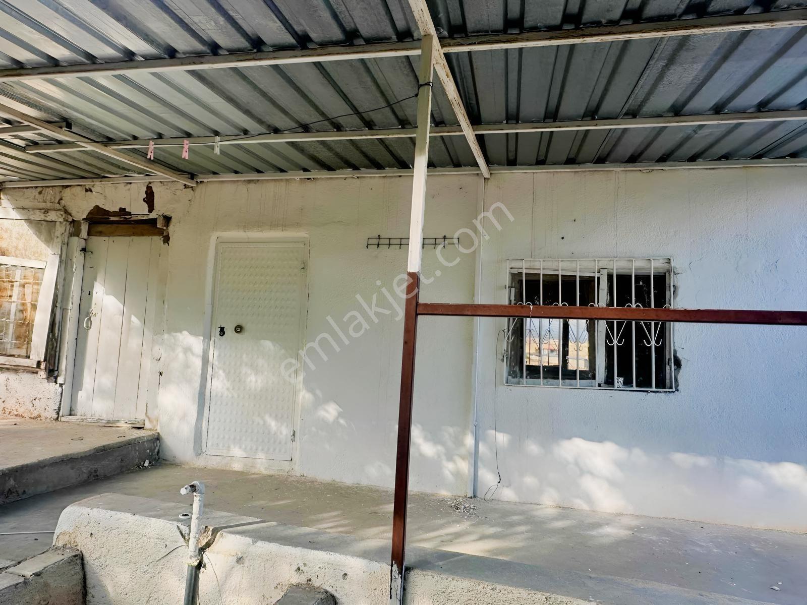 Bor Okçuda 3930 M² Evli, İmarlı Bölümlü, Üzüm Bağlı Bahçe — fotoğraf 5