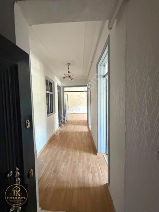 Yeşilevlerde Balkonlu Yüksek Giriş 2+1 Daire — fotoğraf 3