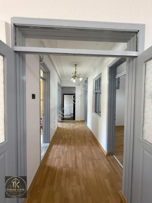 Yeşilevlerde Balkonlu Yüksek Giriş 2+1 Daire — fotoğraf 6
