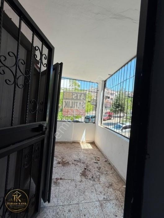Yeşilevlerde Balkonlu Yüksek Giriş 2+1 Daire — fotoğraf 9