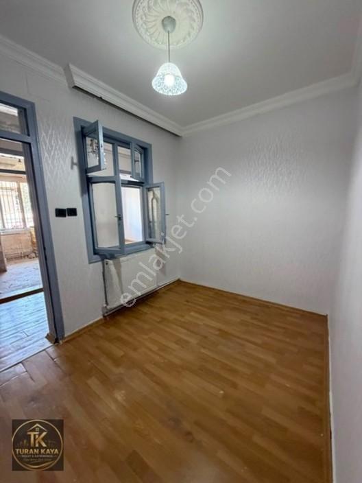 Yeşilevlerde Balkonlu Yüksek Giriş 2+1 Daire — fotoğraf 11