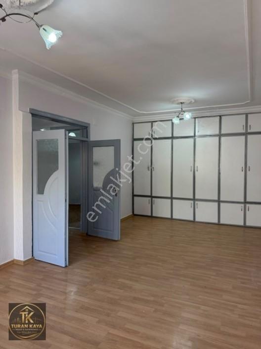Yeşilevlerde Balkonlu Yüksek Giriş 2+1 Daire — fotoğraf 12