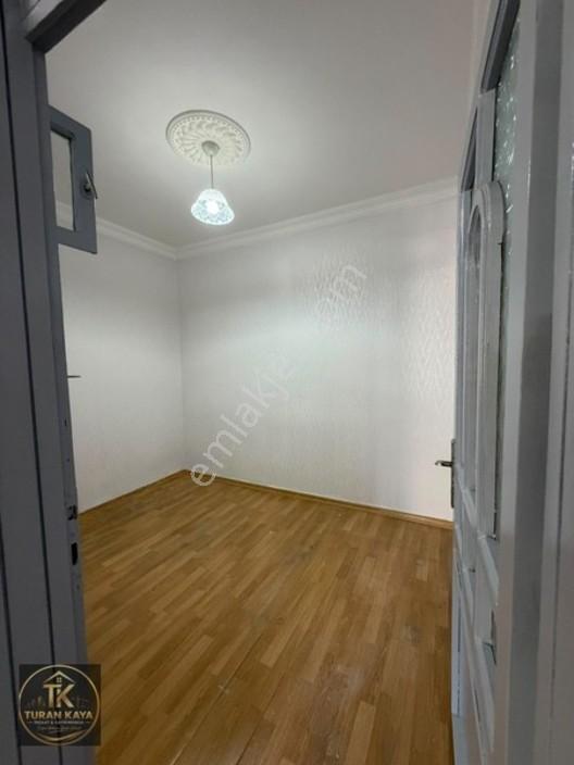Yeşilevlerde Balkonlu Yüksek Giriş 2+1 Daire — fotoğraf 14