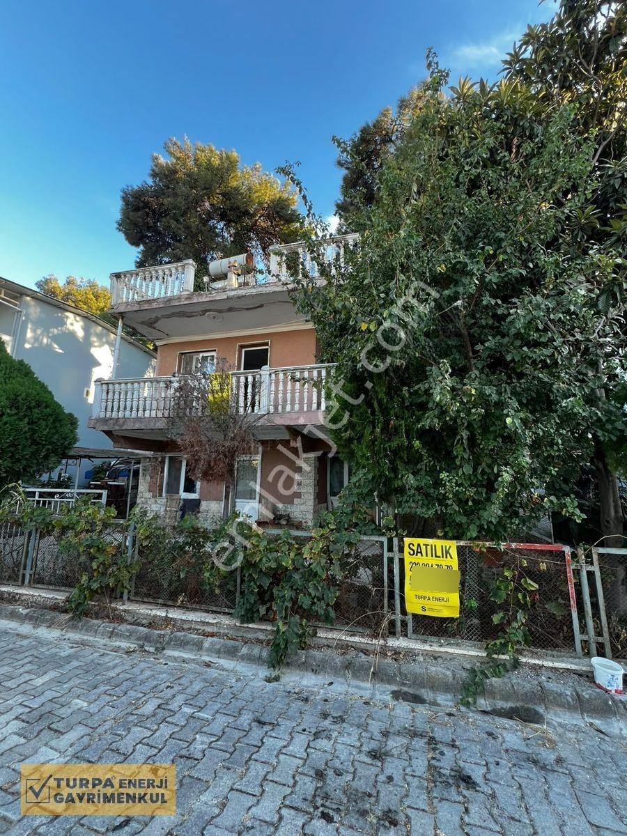 Kalabakda Sitede Deniz Manzaralı Teraslı Satılık Müstakil Villa