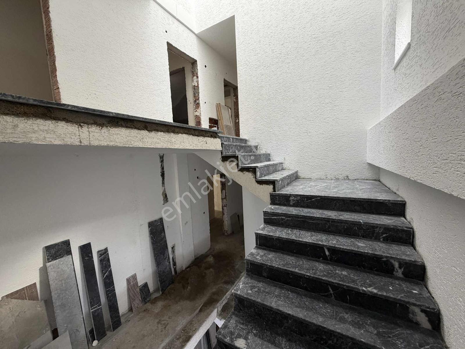 Körfez Hacıosman'da Satılık 2+1 Asansörlü Otoparklı Lüks Daire — fotoğraf 11