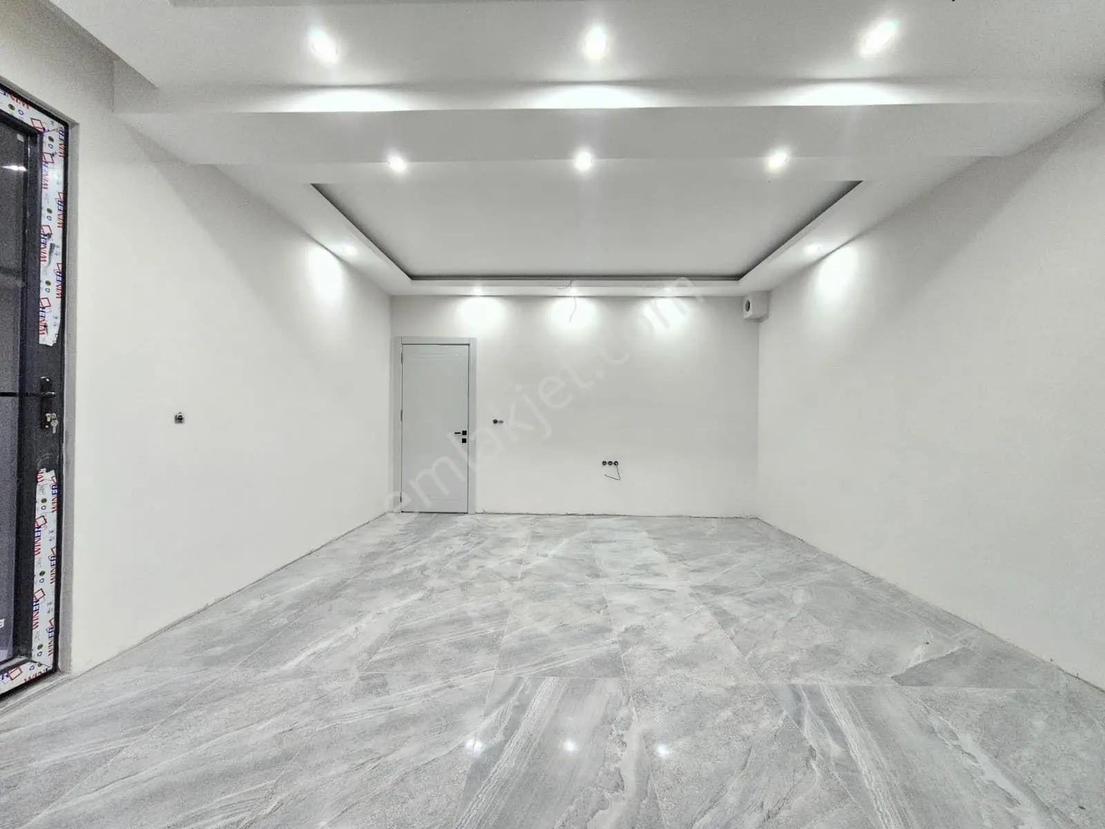 Denizli Şemikler De Cadde Üstü Site İçinde 3+1 Ebeveyn Banyolu Satılık Lüks Dair...