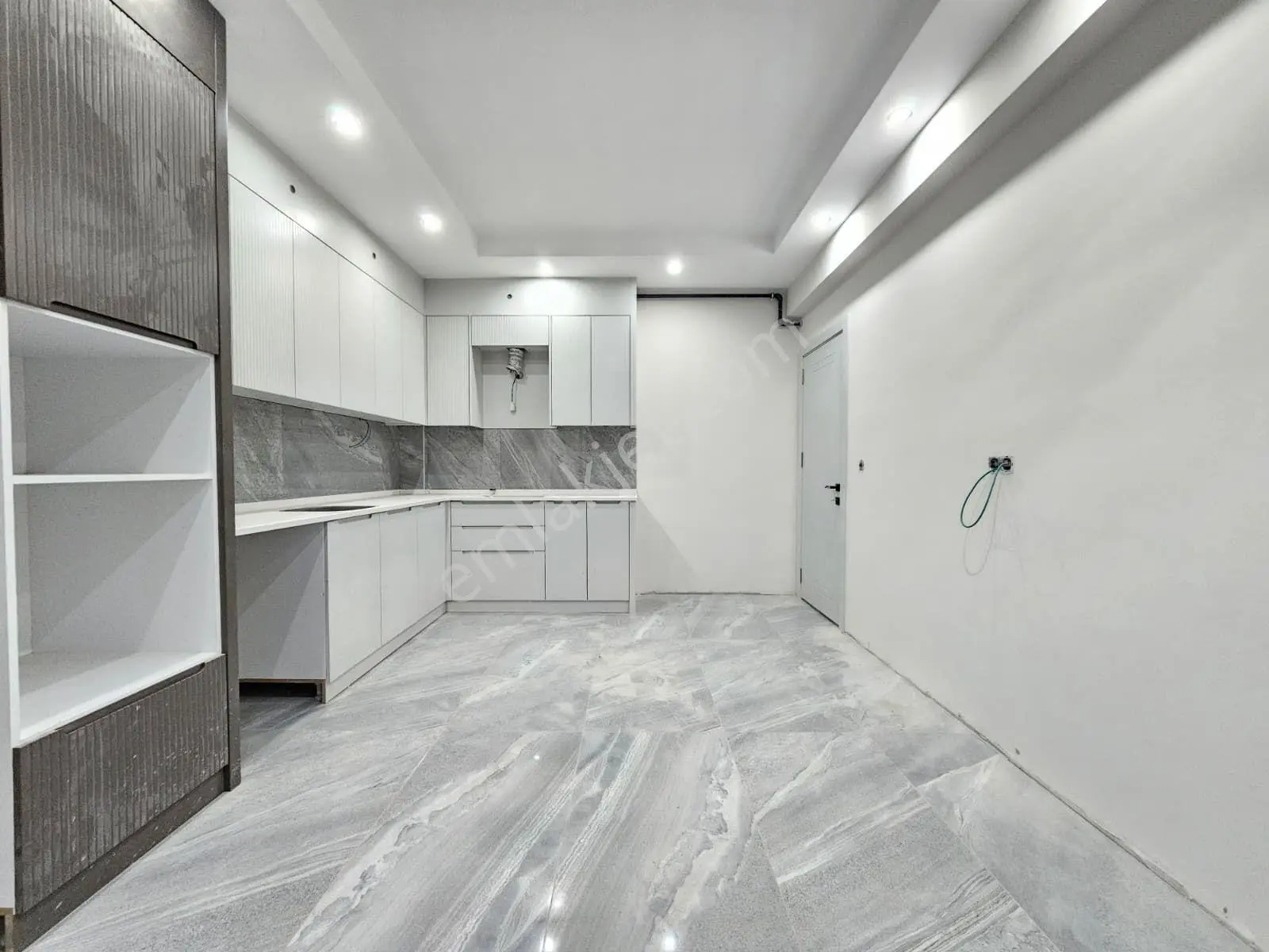 Denizli Şemikler De Cadde Üstü Site İçinde 3+1 Ebeveyn Banyolu Satılık Lüks Daire — fotoğraf 4
