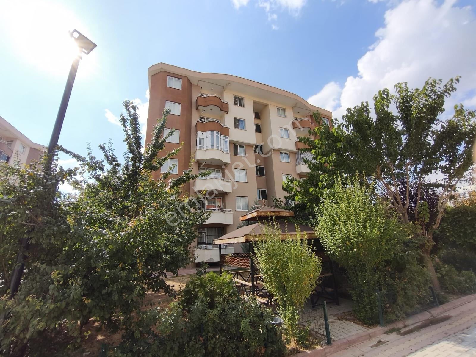 Meram Gül Konutlarında 120 M² Net Geniş 3+1 Fırsat Daire — fotoğraf 2