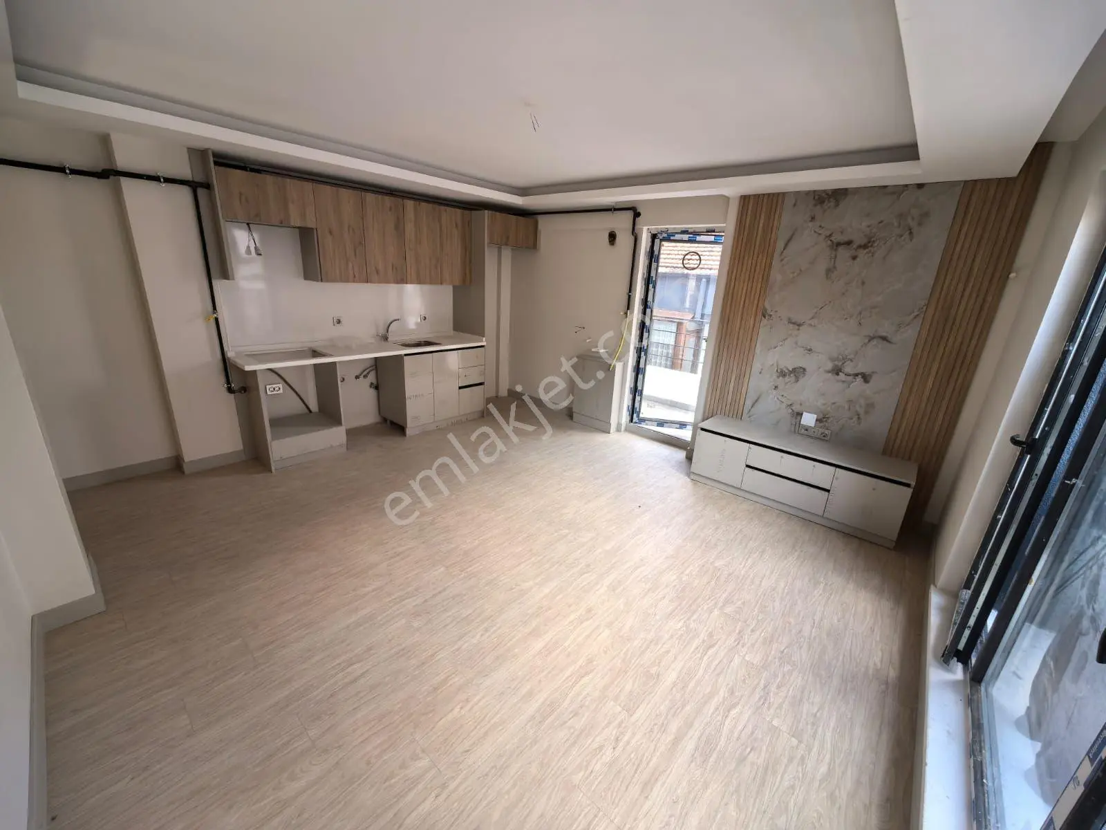 Toprak Emlaktan Ank Keçiören Aktepe Mah De Sıfır 2+1 Lüx Yapılı Daire