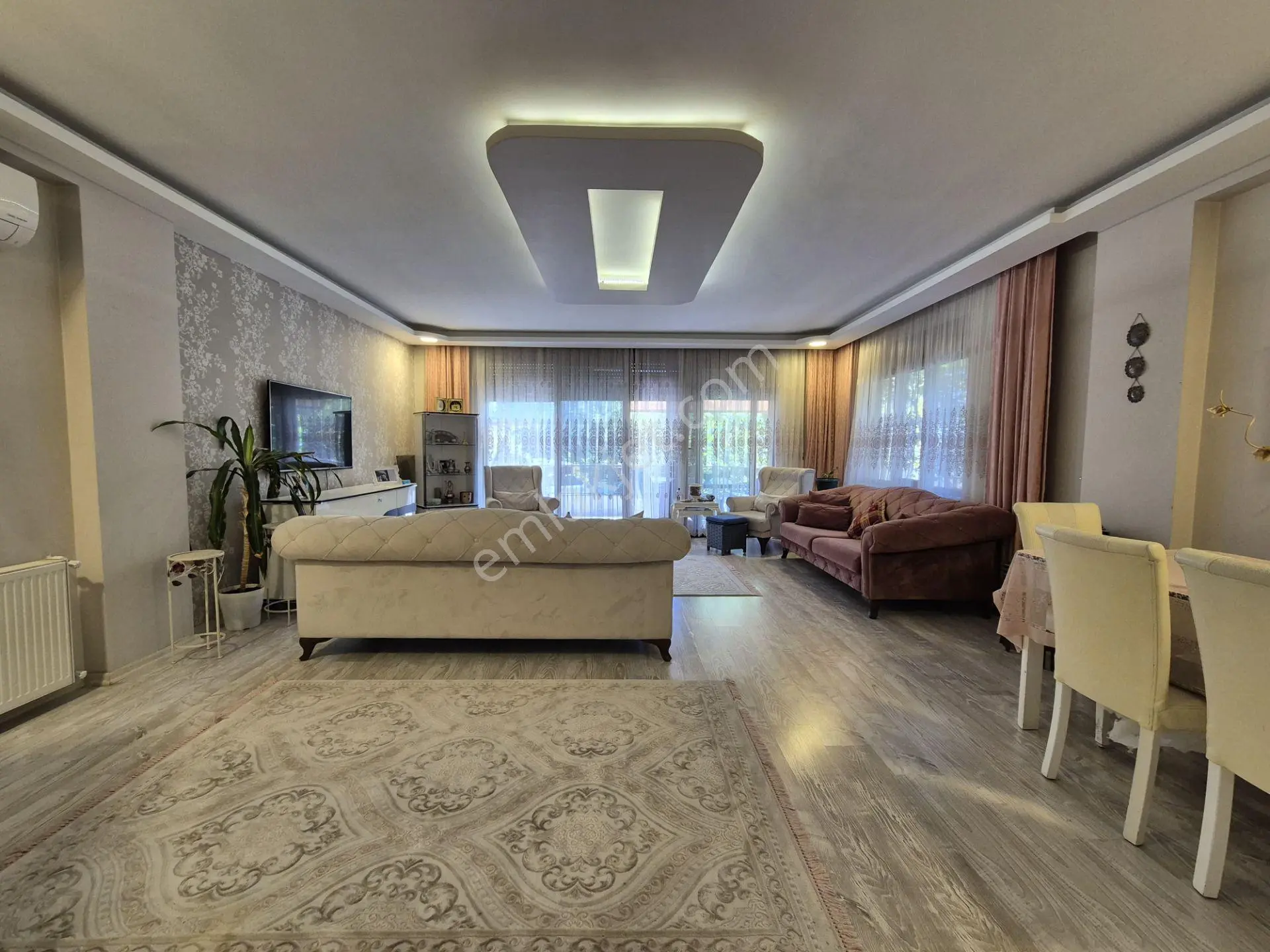 Pera Dan Emsalsiz Büyüklükte Müstakil Villa — fotoğraf 4