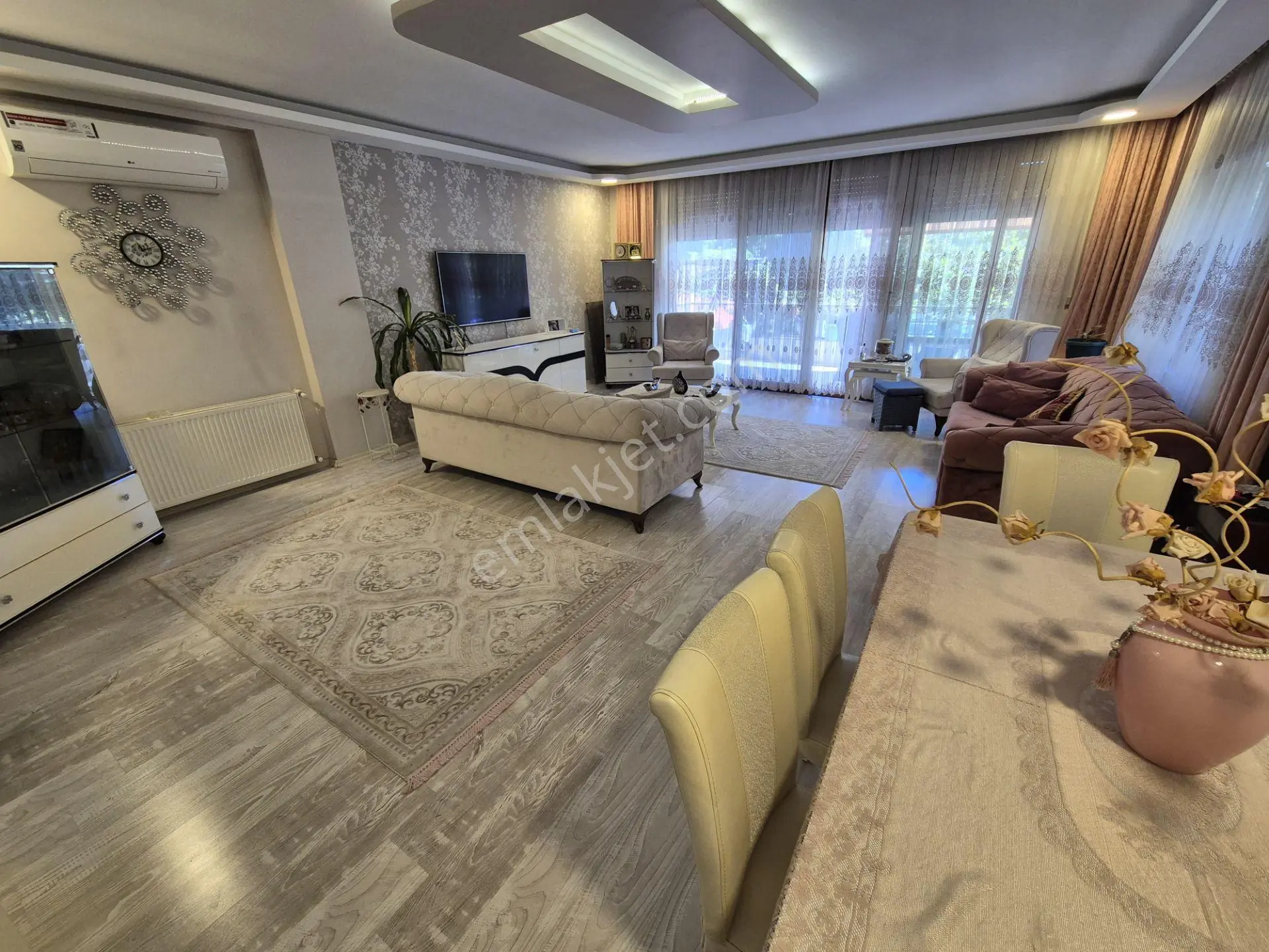 Pera Dan Emsalsiz Büyüklükte Müstakil Villa — fotoğraf 10