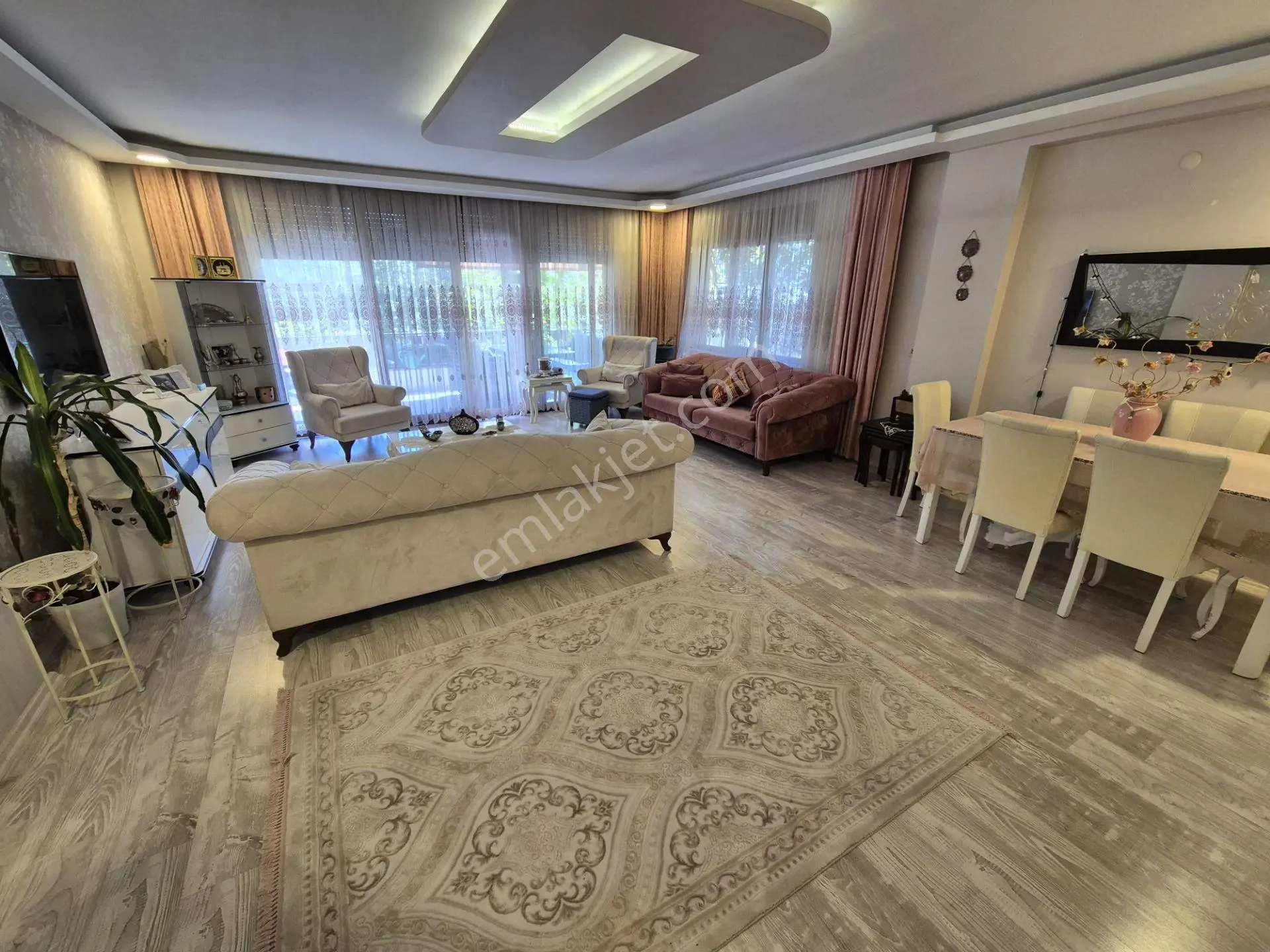 Pera Dan Emsalsiz Büyüklükte Müstakil Villa — fotoğraf 12
