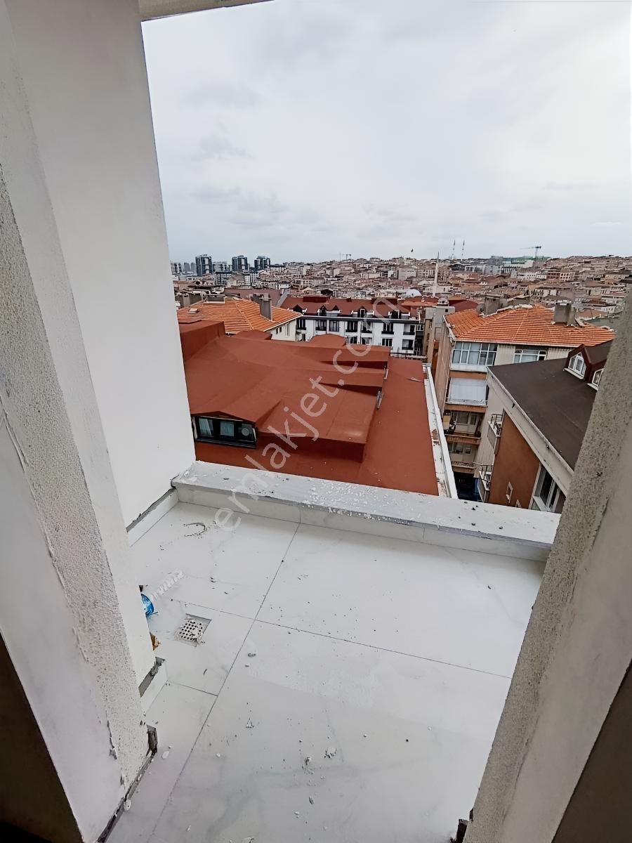 Güngören Merkez Konuma Sahip Tramvaya Yurume Mesafesinde — fotoğraf 6