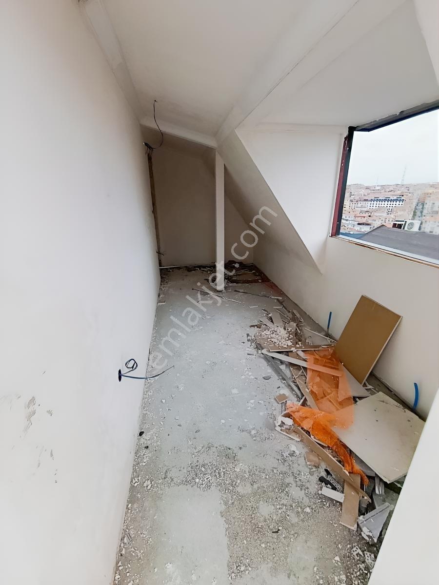 Güngören Merkez Konuma Sahip Tramvaya Yurume Mesafesinde — fotoğraf 25