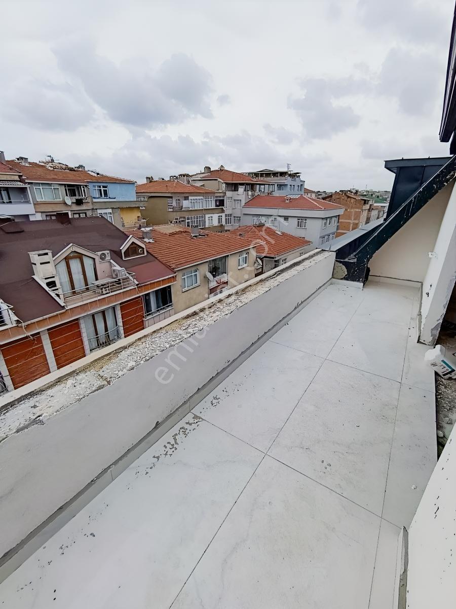 Güngören Merkez Konuma Sahip Tramvaya Yurume Mesafesinde — fotoğraf 28