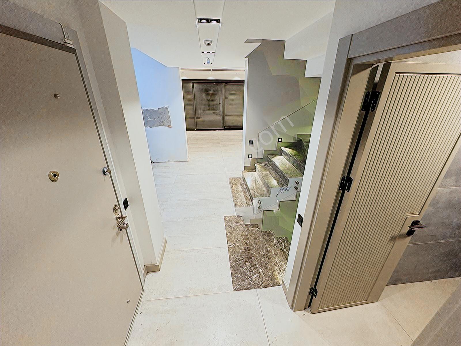 Bayramoğlu'nda İskanlı Tapu Masrafsız Ultralüx 5+2 Fourlex Villa — fotoğraf 3