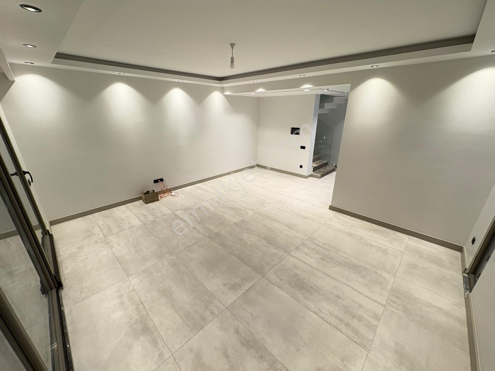 Bayramoğlu'nda İskanlı Tapu Masrafsız Ultralüx 5+2 Fourlex Villa — fotoğraf 5