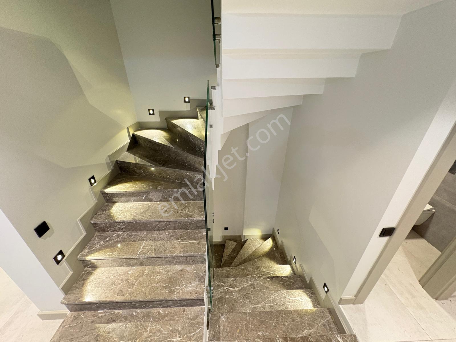 Bayramoğlu'nda İskanlı Tapu Masrafsız Ultralüx 5+2 Fourlex Villa — fotoğraf 13