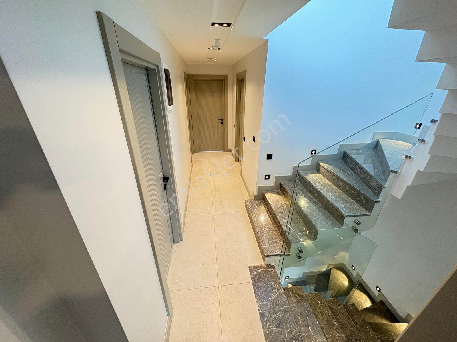 Bayramoğlu'nda İskanlı Tapu Masrafsız Ultralüx 5+2 Fourlex Villa — fotoğraf 14