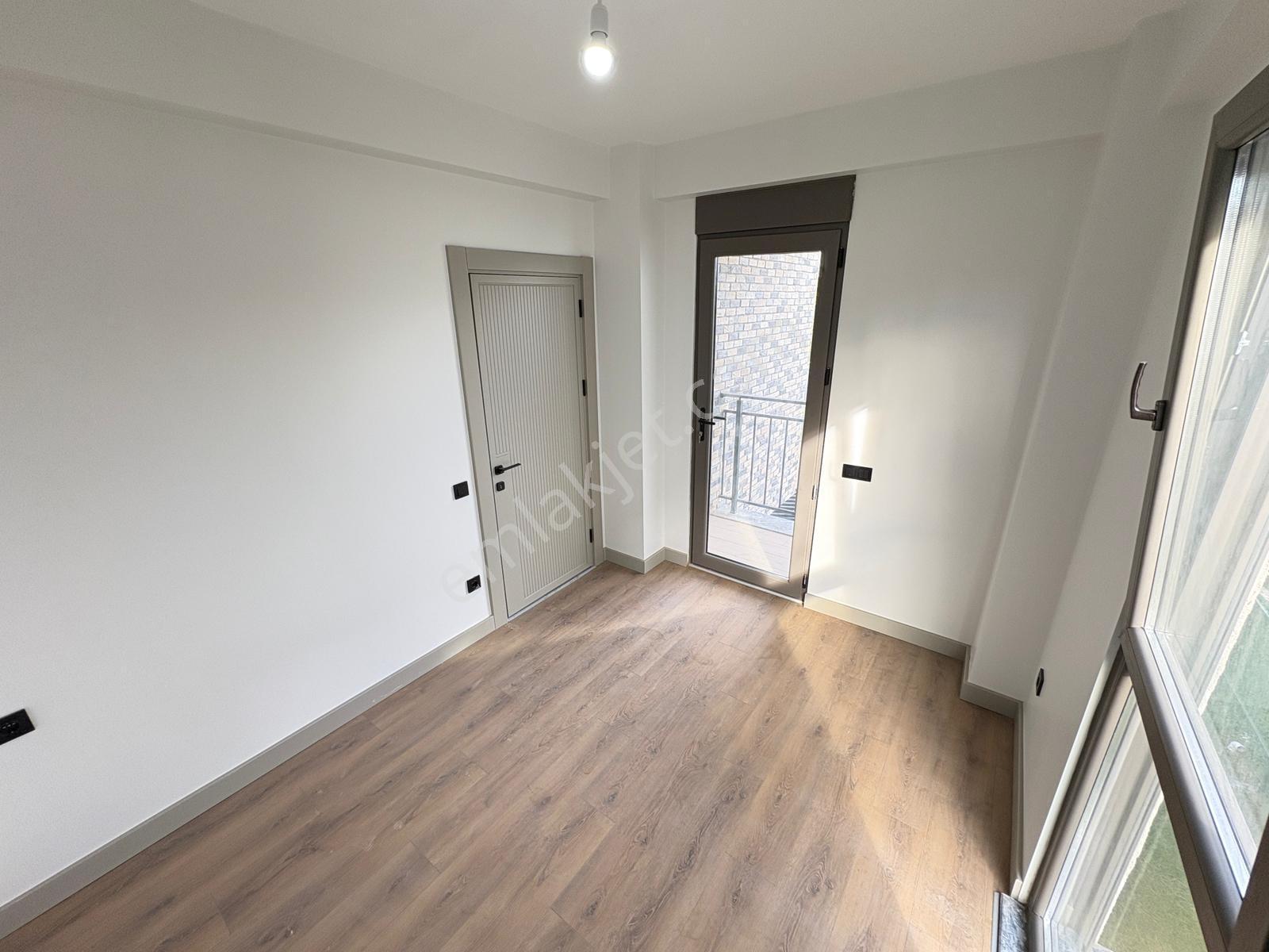 Bayramoğlu'nda İskanlı Tapu Masrafsız Ultralüx 5+2 Fourlex Villa — fotoğraf 22