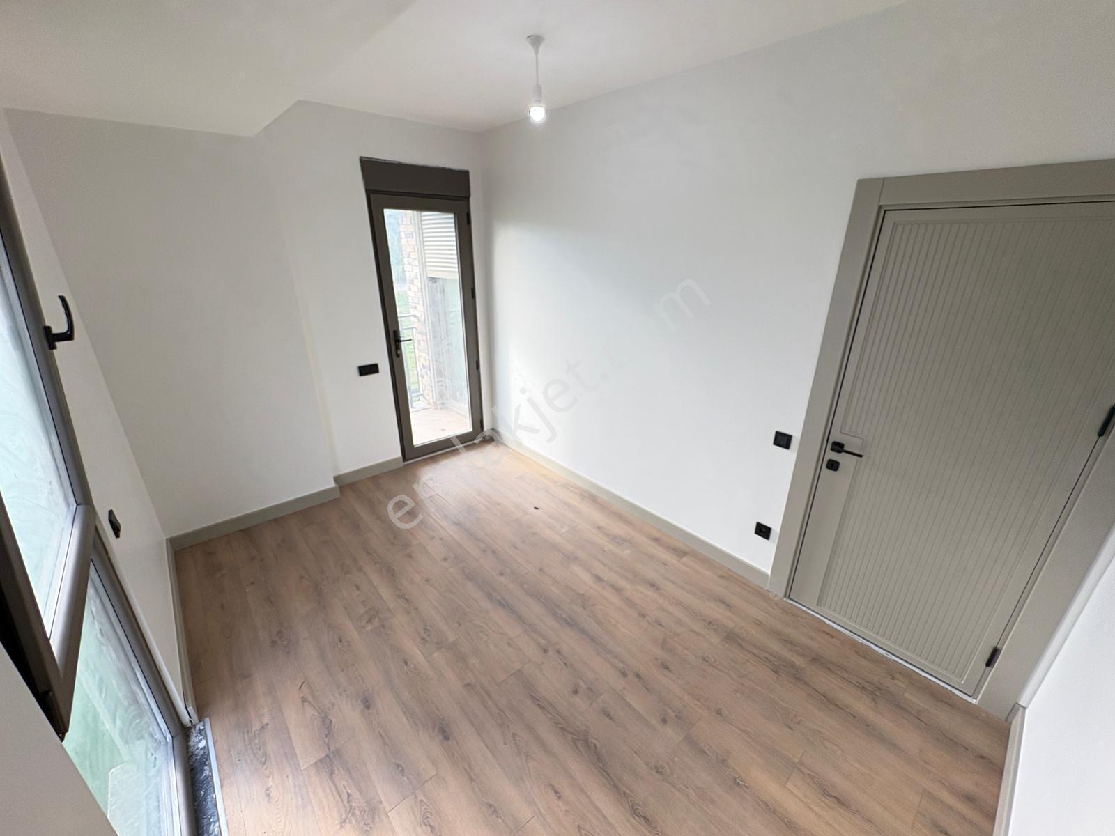 Bayramoğlu'nda İskanlı Tapu Masrafsız Ultralüx 5+2 Fourlex Villa — fotoğraf 24