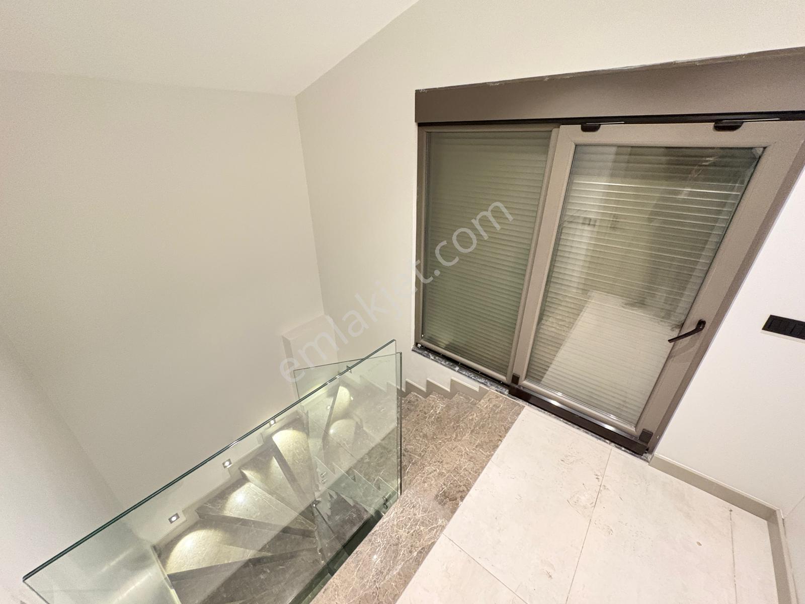 Bayramoğlu'nda İskanlı Tapu Masrafsız Ultralüx 5+2 Fourlex Villa — fotoğraf 30