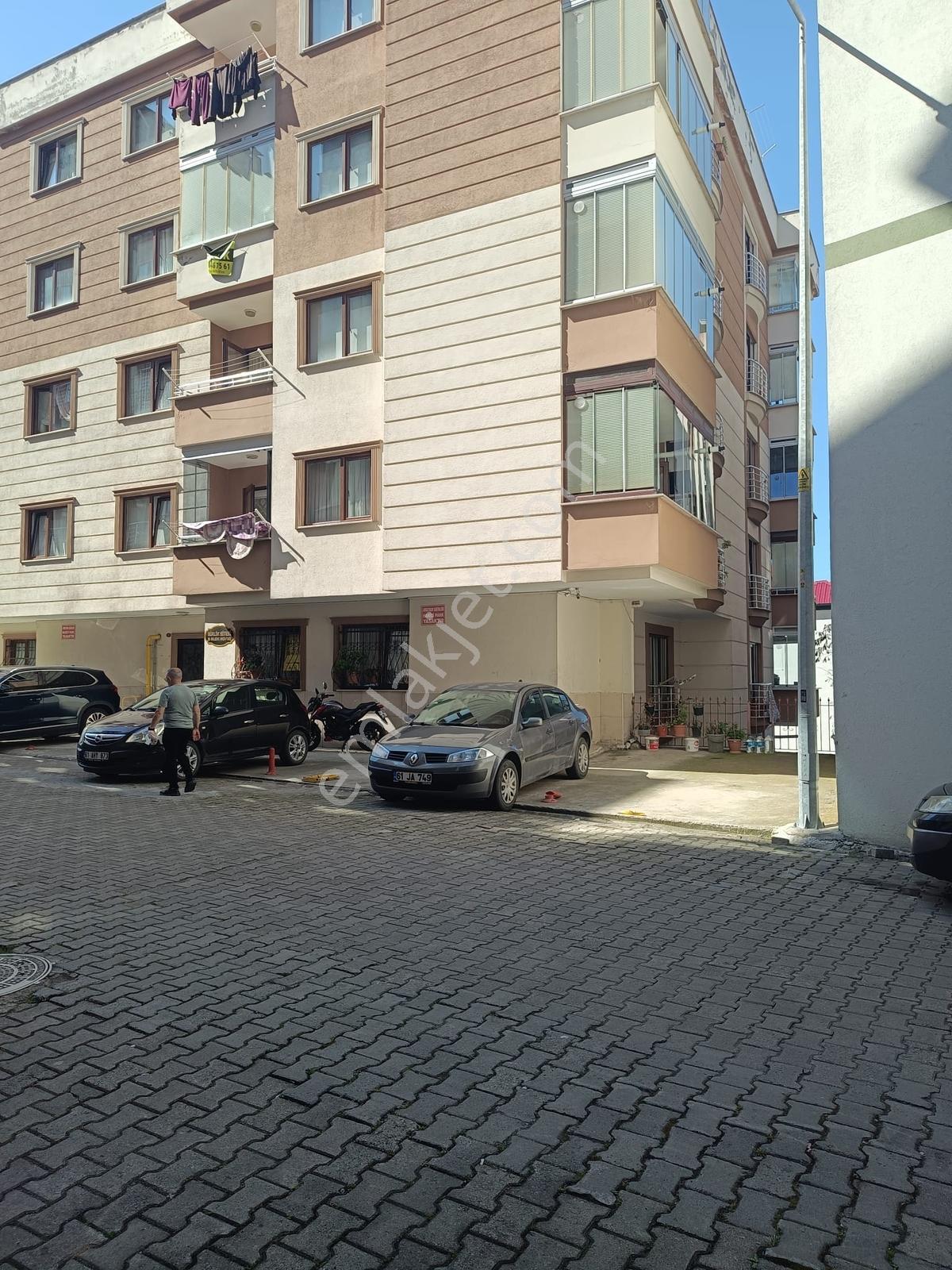 Efe Gayrimenkulden Akçaabatta Satılık Ters Dublkes 3+1 Daire — fotoğraf 3