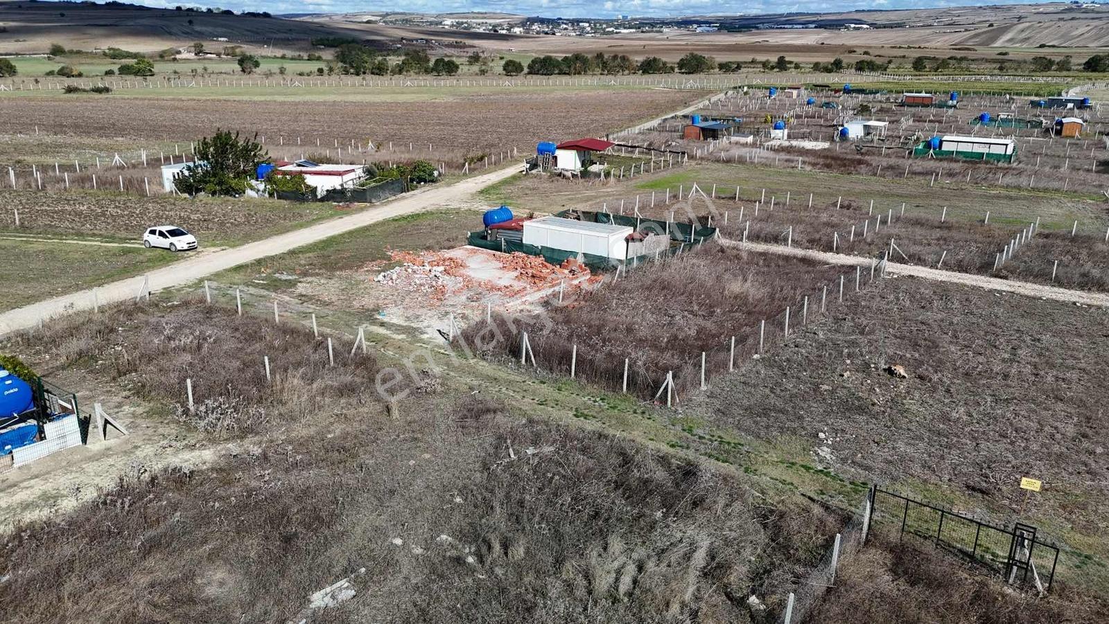 Çatalca İzzettinde Mevcut Yola Cepheli 400 M² Satılık Arazi — fotoğraf 8