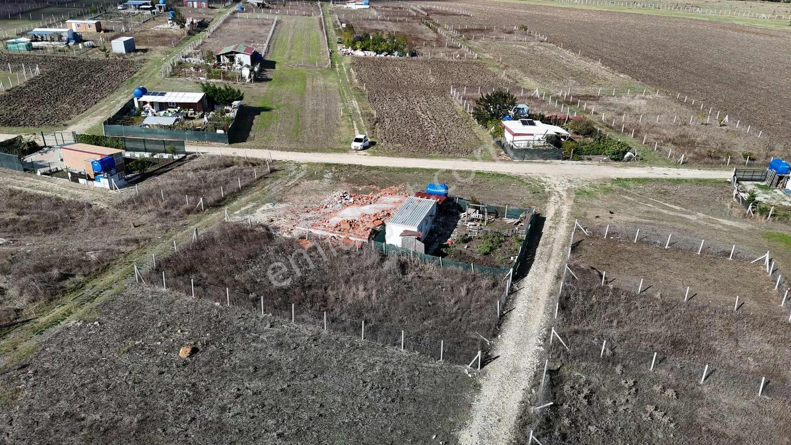 Çatalca İzzettinde Mevcut Yola Cepheli 400 M² Satılık Arazi — fotoğraf 11