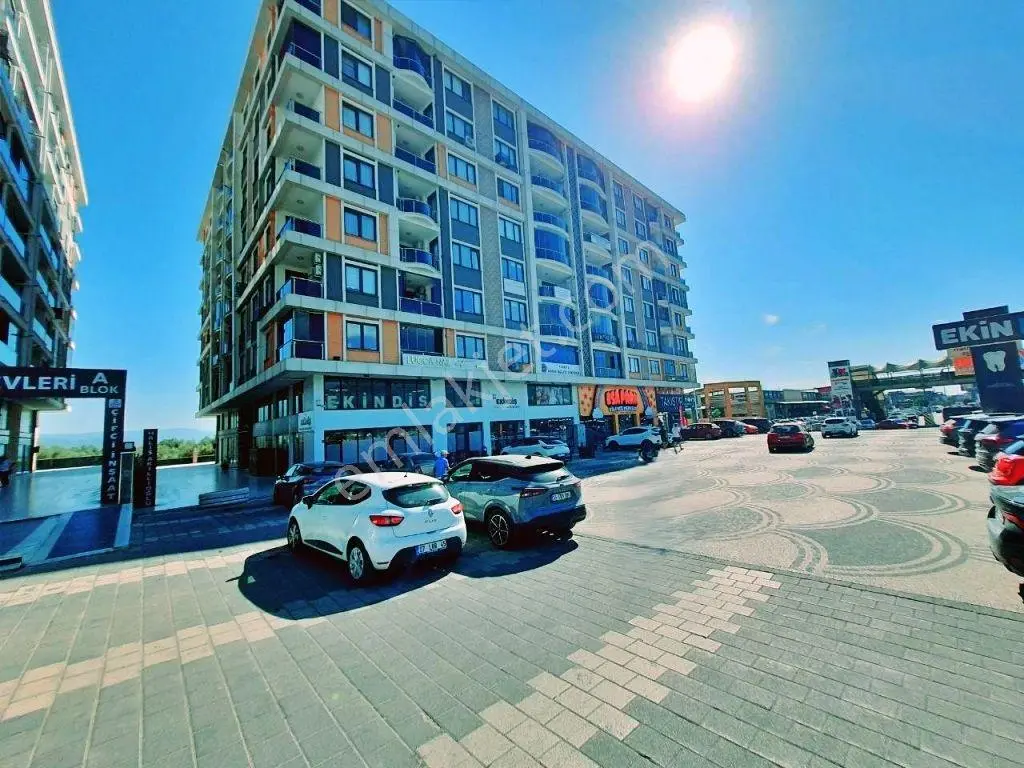 Uytundan Kadıköy Novada Avm Yanında Anayol Cepheli Konut İşyeri — fotoğraf 2