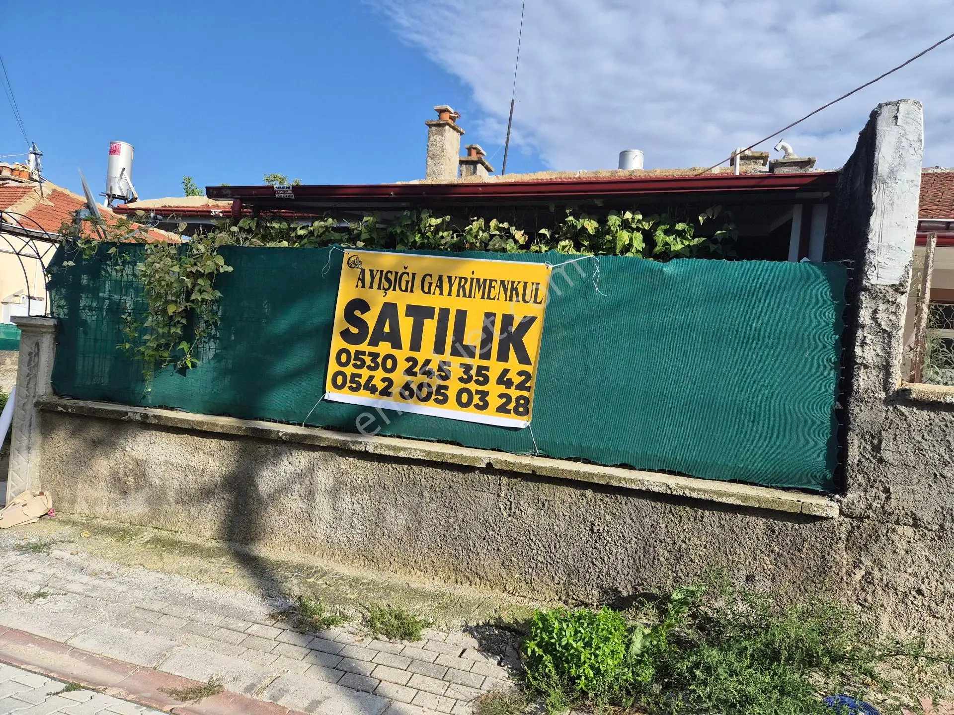 Ay Işığı Gayrimenkul'den Gazi Mahallesinde Satılık Müstakil 3+1 Fırsat Daire — fotoğraf 3
