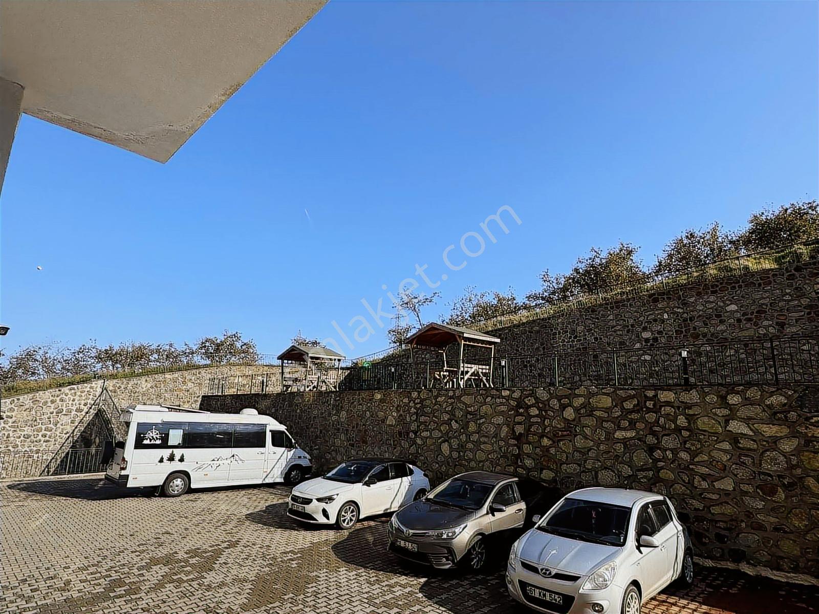Trabzon Kaşüstünde Satılık Komple Eşyalı Daire — fotoğraf 3