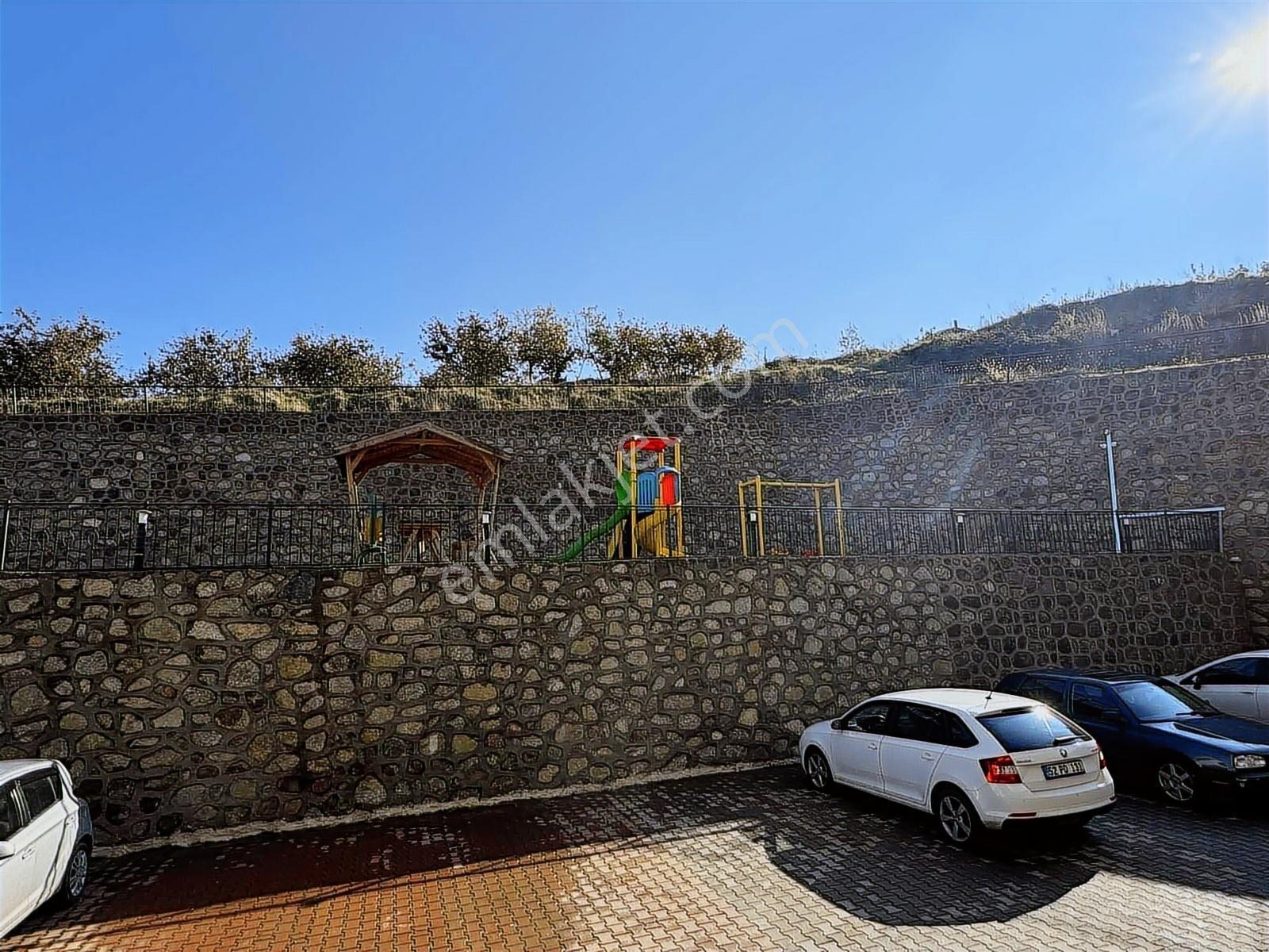 Trabzon Kaşüstünde Satılık Komple Eşyalı Daire — fotoğraf 4