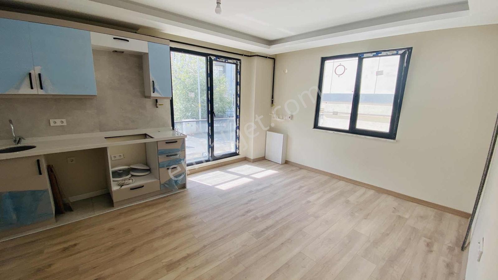 Örnek Mahallesinde 1+1 Ön Cephe Yüksek Giriş Sıfır Daire