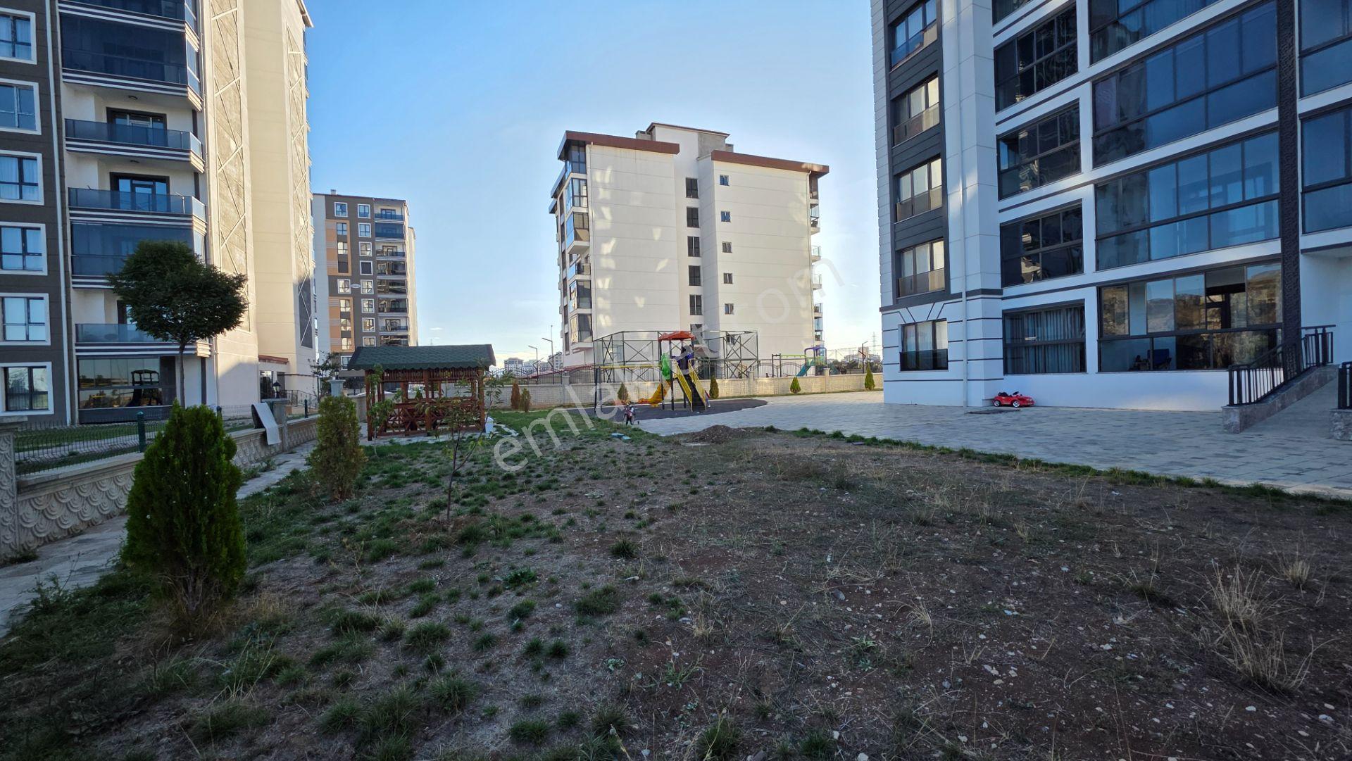 Sivas Yeşilyurt’ta Numune Hastanesi Yakını 4,5+1 180 M² — fotoğraf 2