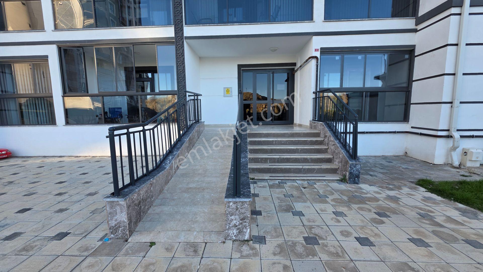 Sivas Yeşilyurt’ta Numune Hastanesi Yakını 4,5+1 180 M² — fotoğraf 3