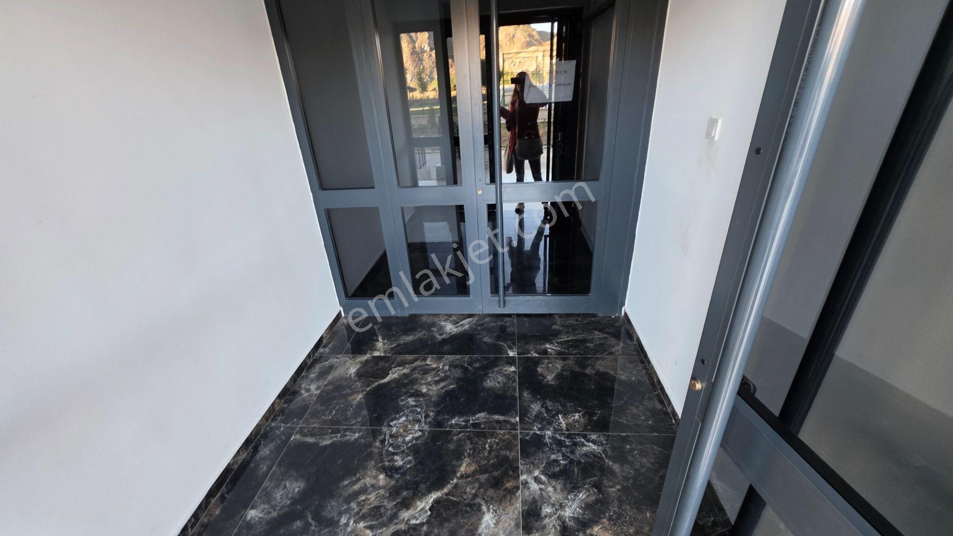 Sivas Yeşilyurt’ta Numune Hastanesi Yakını 4,5+1 180 M² — fotoğraf 4