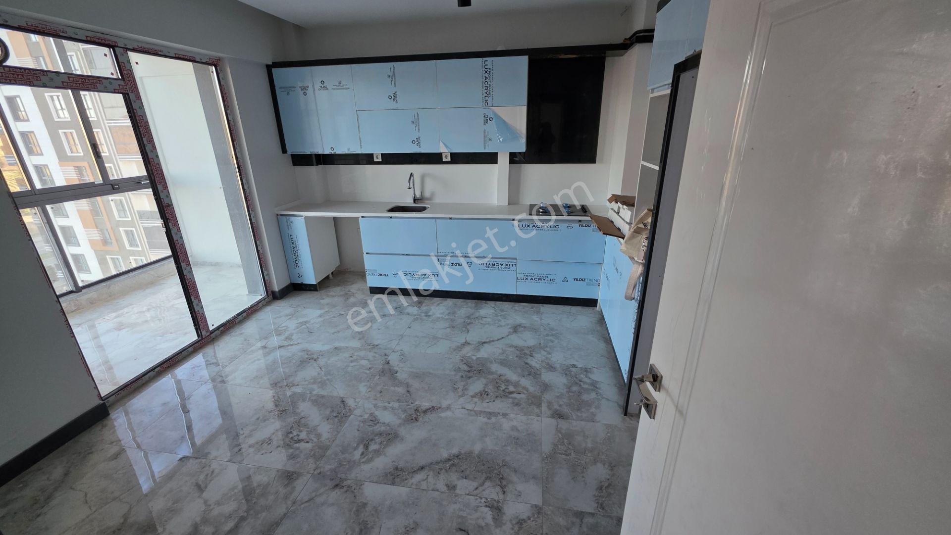 Sivas Yeşilyurt’ta Numune Hastanesi Yakını 4,5+1 180 M² — fotoğraf 9