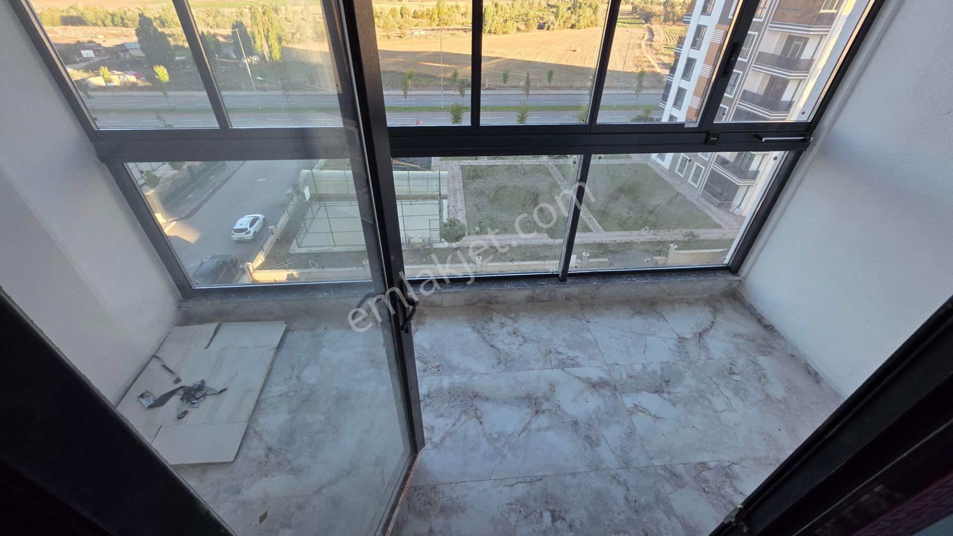 Sivas Yeşilyurt’ta Numune Hastanesi Yakını 4,5+1 180 M² — fotoğraf 11