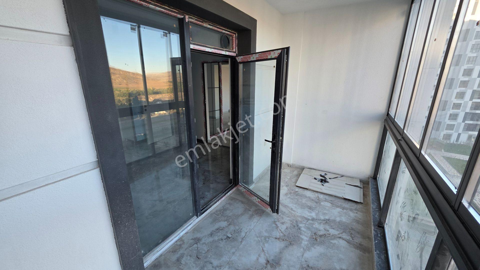 Sivas Yeşilyurt’ta Numune Hastanesi Yakını 4,5+1 180 M² — fotoğraf 12