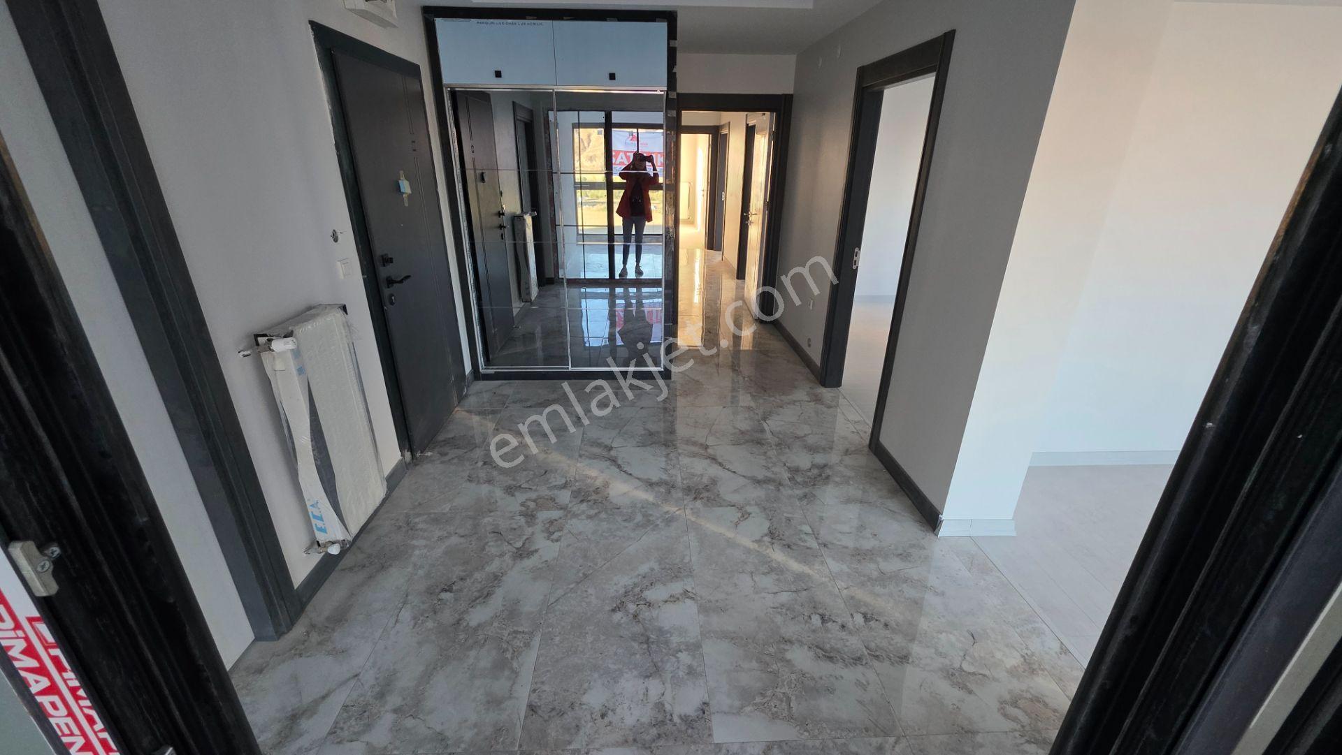 Sivas Yeşilyurt’ta Numune Hastanesi Yakını 4,5+1 180 M² — fotoğraf 18