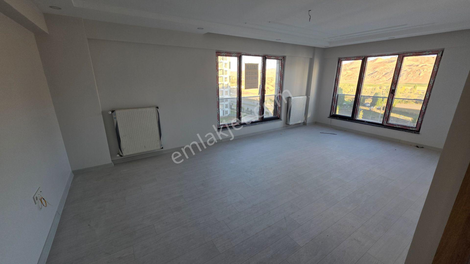 Sivas Yeşilyurt’ta Numune Hastanesi Yakını 4,5+1 180 M² — fotoğraf 20