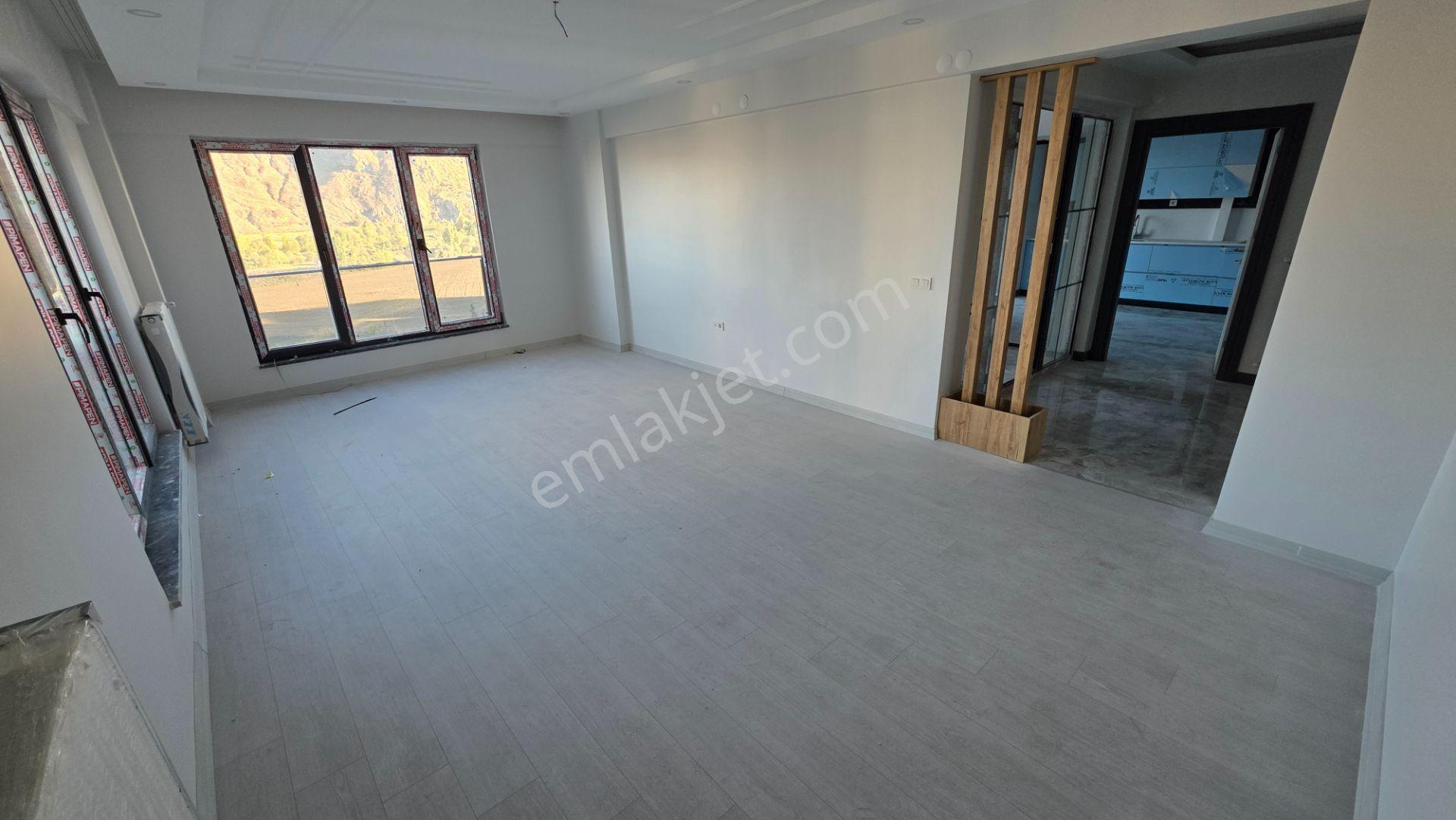 Sivas Yeşilyurt’ta Numune Hastanesi Yakını 4,5+1 180 M² — fotoğraf 21