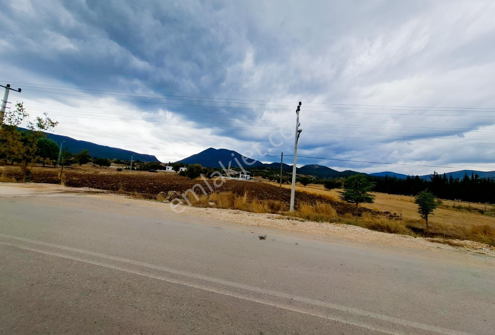 Lütfü Armağan'dan Bademağacı Mah Satılık Villa Arsası — fotoğraf 5